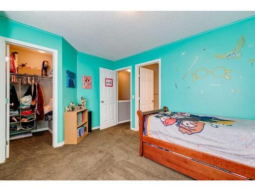 3138 New Brighton Gardens Se, Calgary, AB - Indoor Photo Showing Bedroom