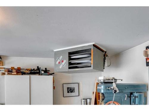 1410 26A Street Sw, Calgary, AB - Indoor Photo Showing Other Room