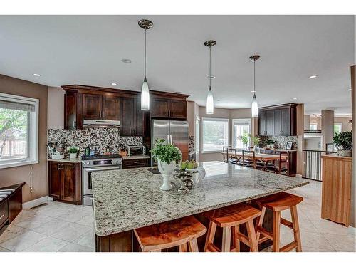 707 20 Street Nw, Calgary, AB - Indoor Photo Showing Kitchen With Upgraded Kitchen