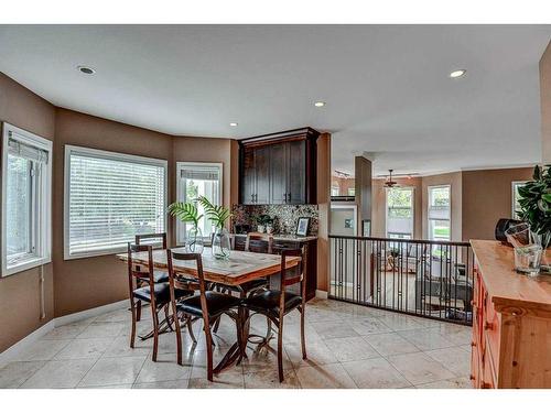 707 20 Street Nw, Calgary, AB - Indoor Photo Showing Dining Room