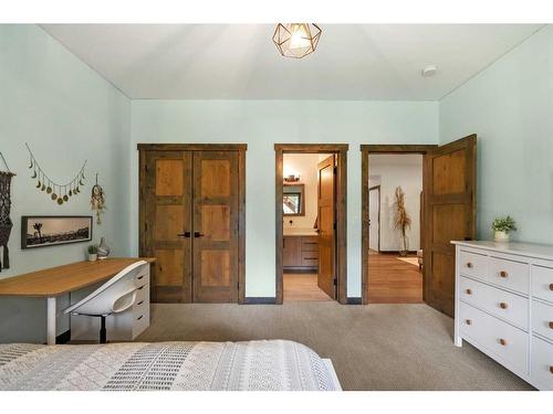 108 River'S Bend Way, Dead Man'S Flats, AB - Indoor Photo Showing Bedroom