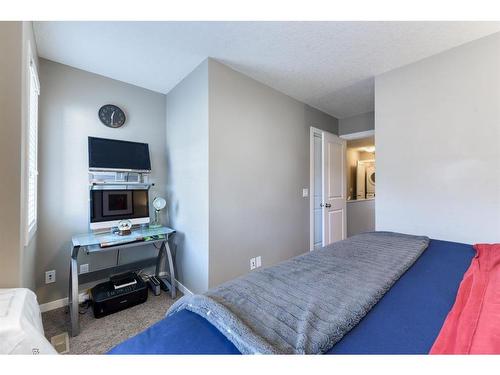 225 New Brighton Row Se, Calgary, AB - Indoor Photo Showing Other Room