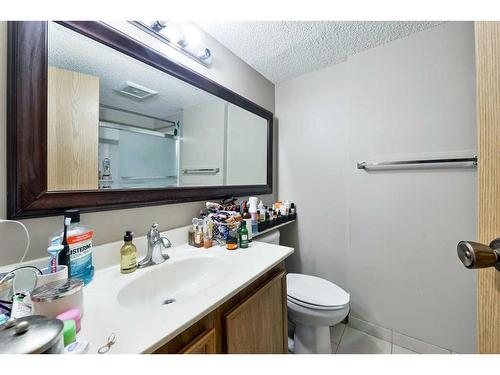 902-738 3 Avenue Sw, Calgary, AB - Indoor Photo Showing Bathroom
