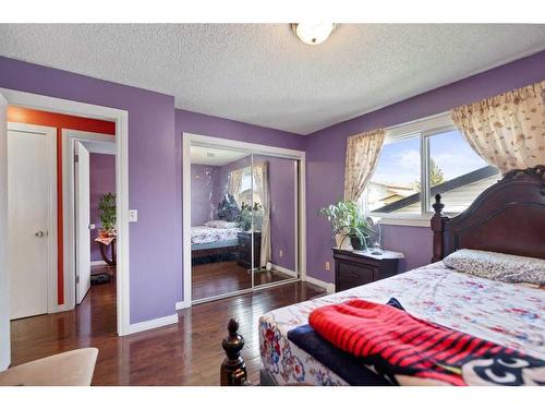 39 Whitworth Way Ne, Calgary, AB - Indoor Photo Showing Bedroom