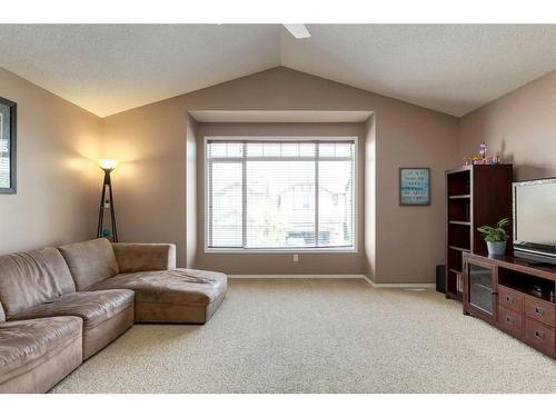 47 Cougarstone Common Sw, Calgary, AB - Indoor Photo Showing Living Room