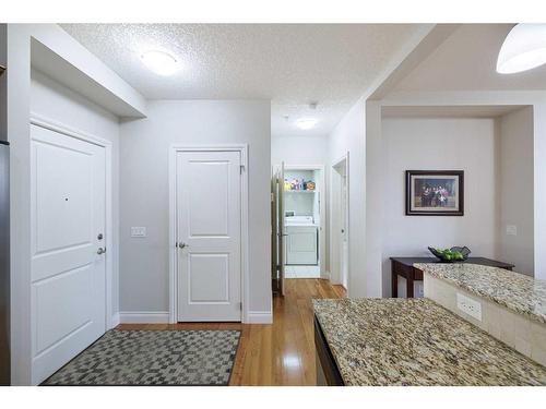 1307-10221 Tuscany Boulevard Nw, Calgary, AB - Indoor Photo Showing Other Room