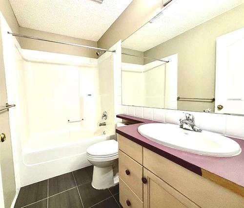 258 Citadel Meadow Grove Nw, Calgary, AB - Indoor Photo Showing Bathroom