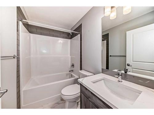 71 Amblefield Avenue, Calgary, AB - Indoor Photo Showing Bathroom