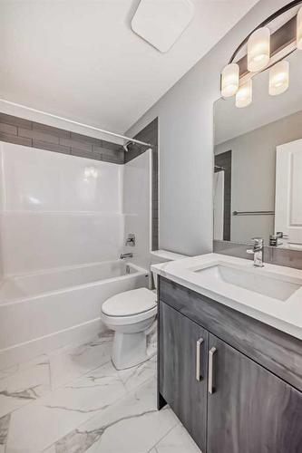 71 Amblefield Avenue, Calgary, AB - Indoor Photo Showing Bathroom