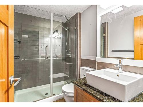 120-106 Stewart Creek Landing, Canmore, AB - Indoor Photo Showing Bathroom