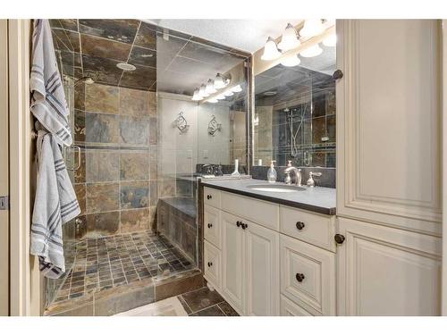210 Valley Ridge Green Nw, Calgary, AB - Indoor Photo Showing Bathroom