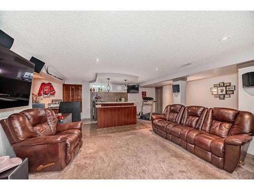 98 Coville Circle Ne, Calgary, AB - Indoor Photo Showing Living Room