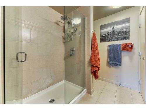 307-1730 5A Street Sw, Calgary, AB - Indoor Photo Showing Bathroom