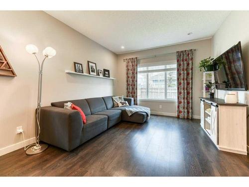 20 Mahogany Row Se, Calgary, AB - Indoor Photo Showing Living Room