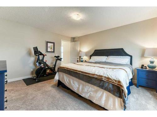 20 Mahogany Row Se, Calgary, AB - Indoor Photo Showing Bedroom