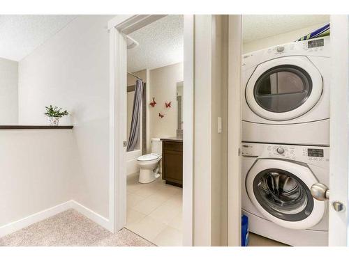 20 Mahogany Row Se, Calgary, AB - Indoor Photo Showing Laundry Room