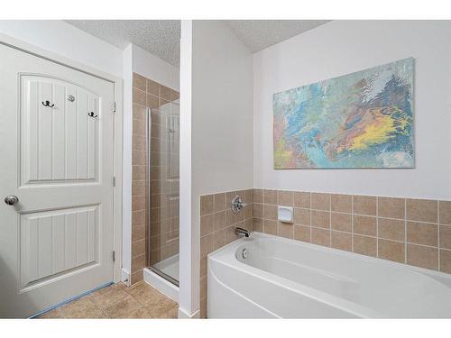 8-203 Village Terrace Sw, Calgary, AB - Indoor Photo Showing Bathroom