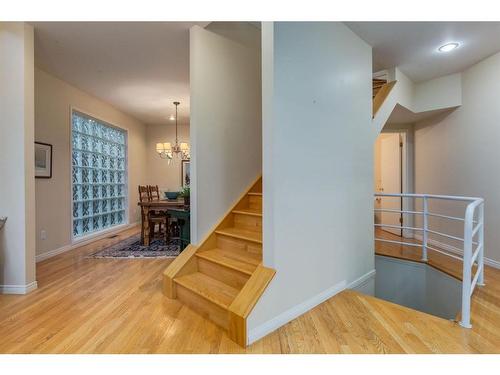 1924 30 Avenue Sw, Calgary, AB - Indoor Photo Showing Other Room