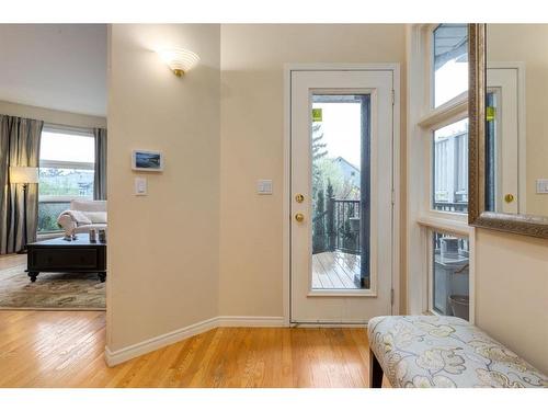 1924 30 Avenue Sw, Calgary, AB - Indoor Photo Showing Other Room