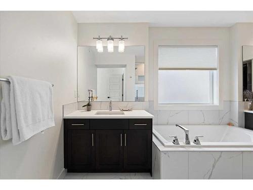 33 Lucas Cove Nw, Calgary, AB - Indoor Photo Showing Bathroom