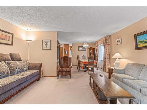 120 Beaver Street, Banff, AB - Indoor Photo Showing Living Room