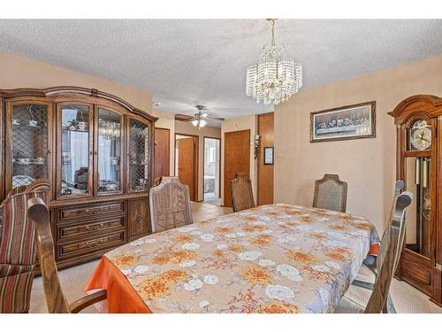 120 Beaver Street, Banff, AB - Indoor Photo Showing Dining Room