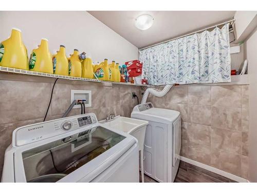 15 Coral Sands Place Ne, Calgary, AB - Indoor Photo Showing Laundry Room