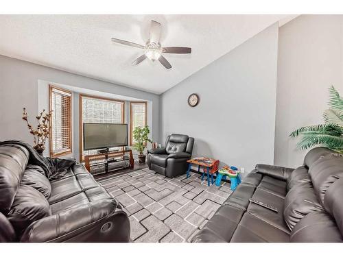 15 Coral Sands Place Ne, Calgary, AB - Indoor Photo Showing Living Room