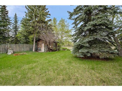 6832 Bow Crescent Nw, Calgary, AB - Outdoor