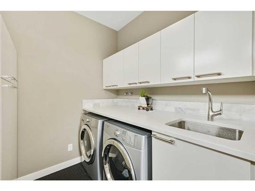 817 22 Avenue Nw, Calgary, AB - Indoor Photo Showing Laundry Room