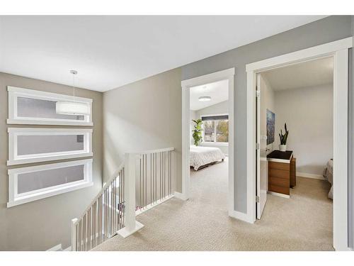 817 22 Avenue Nw, Calgary, AB - Indoor Photo Showing Other Room