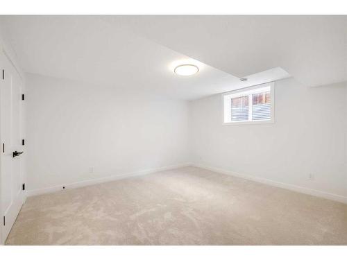 407 Wilkinson Place Se, Calgary, AB - Indoor Photo Showing Other Room