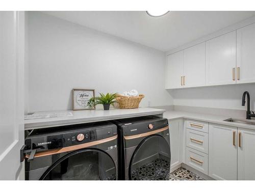 407 Wilkinson Place Se, Calgary, AB - Indoor Photo Showing Laundry Room