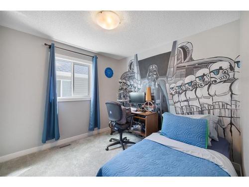 1080 Kings Heights Road Se, Airdrie, AB - Indoor Photo Showing Bedroom