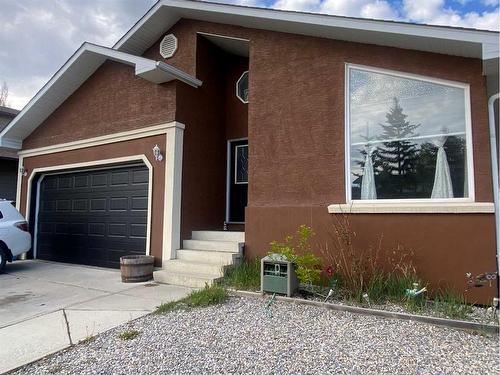 84 Castlefall Way Ne, Calgary, AB - Outdoor