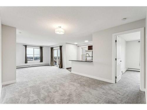 427-355 Taralake Way Ne, Calgary, AB - Indoor Photo Showing Other Room