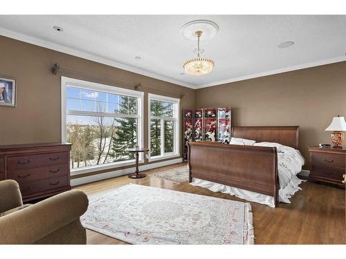 216 Evergreen Heath Sw, Calgary, AB - Indoor Photo Showing Bedroom