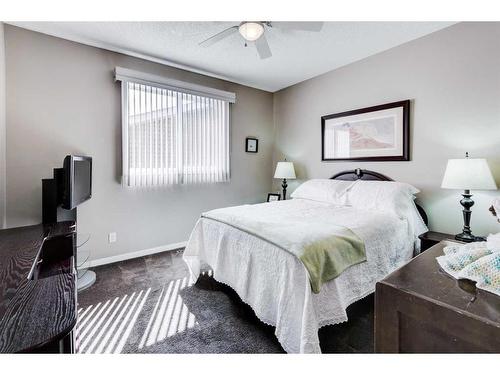169 Auburn Crest Green Se, Calgary, AB - Indoor Photo Showing Bedroom