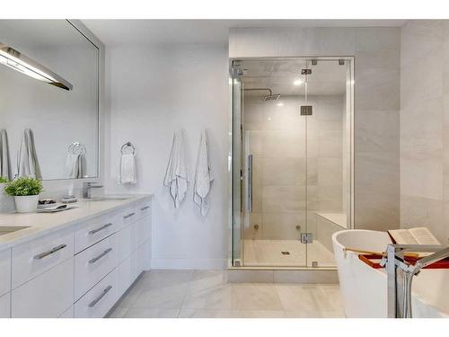 4012 17 Street Sw, Calgary, AB - Indoor Photo Showing Bathroom