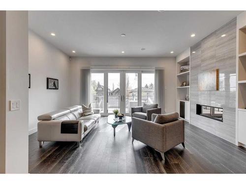 4012 17 Street Sw, Calgary, AB - Indoor Photo Showing Living Room With Fireplace