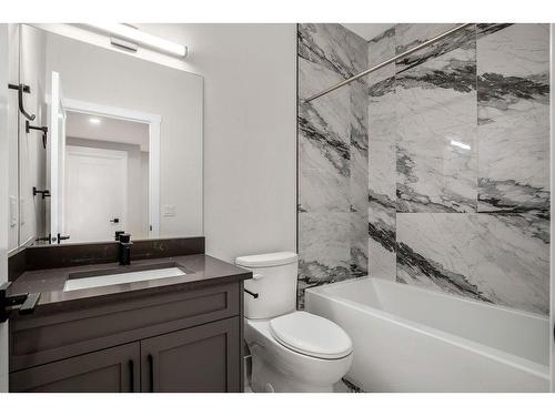 3112 14 Avenue Sw, Calgary, AB - Indoor Photo Showing Bathroom