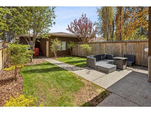 422 38 Street Sw, Calgary, AB - Outdoor With Backyard