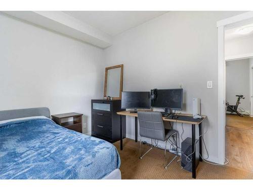 301-1740 9 Street Nw, Calgary, AB - Indoor Photo Showing Bedroom
