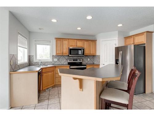 68 Prestwick Cove Se, Calgary, AB - Indoor Photo Showing Kitchen
