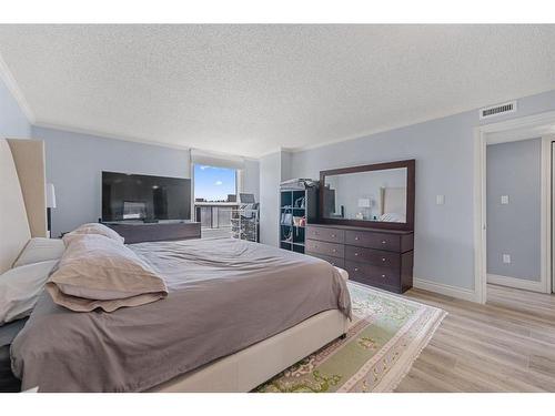 1150-1001 13 Avenue Sw, Calgary, AB - Indoor Photo Showing Bedroom