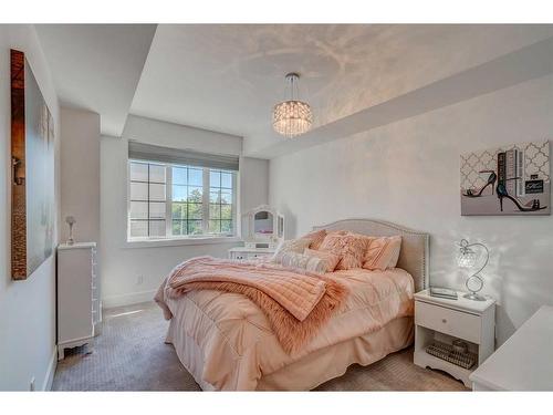 305-3320 3 Avenue Nw, Calgary, AB - Indoor Photo Showing Bedroom