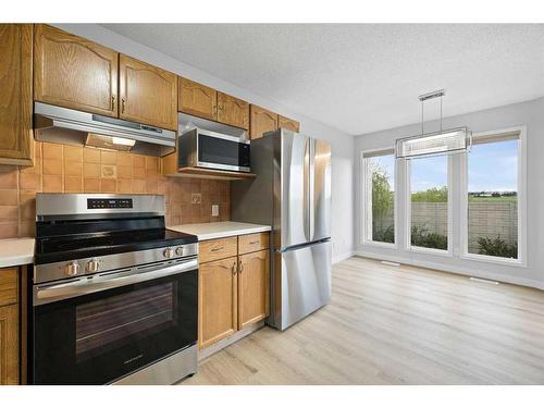 140 Sanderling Rise Nw, Calgary, AB - Indoor Photo Showing Kitchen