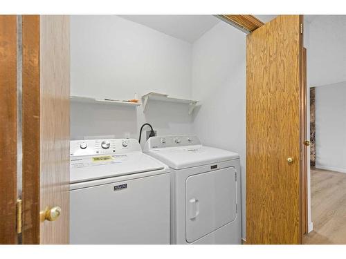 140 Sanderling Rise Nw, Calgary, AB - Indoor Photo Showing Laundry Room