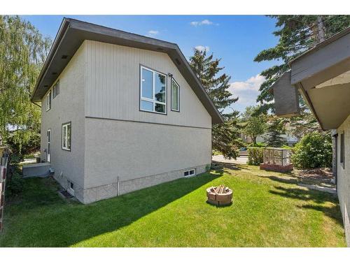 7644 Hunterburn Hill Nw, Calgary, AB - Outdoor With Exterior