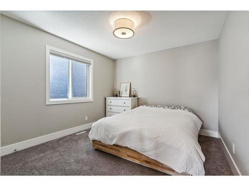231 Mahogany Landing Se, Calgary, AB - Indoor Photo Showing Bedroom